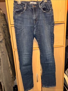 Levi's Skinny Jeans in Medium Blue Wash